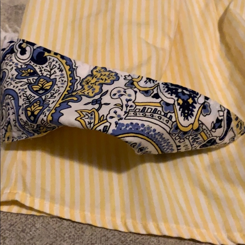 Beautiful button up - Picture 4 of 5
